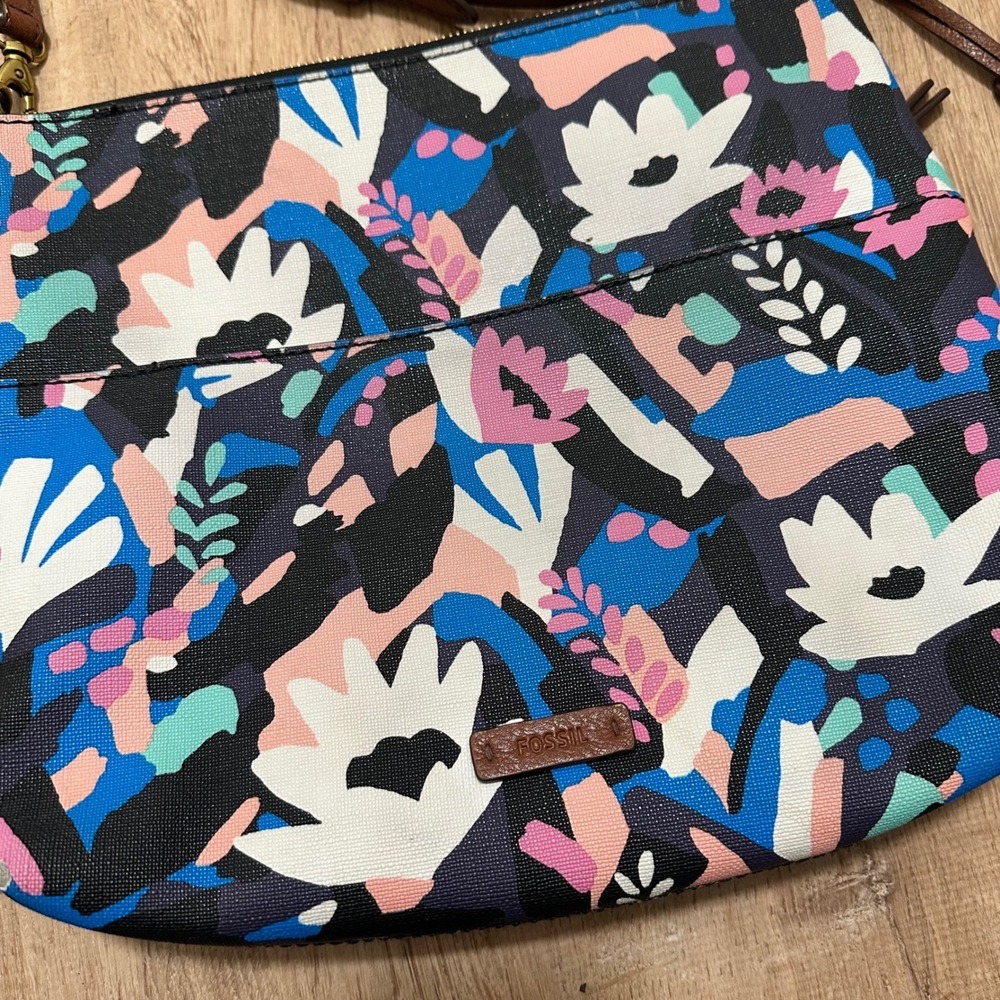 Fossil | Women's Multicolor Fiona Abstract‎ Floral Coated Canvas Crossbody Bag - Picture 7 of 12